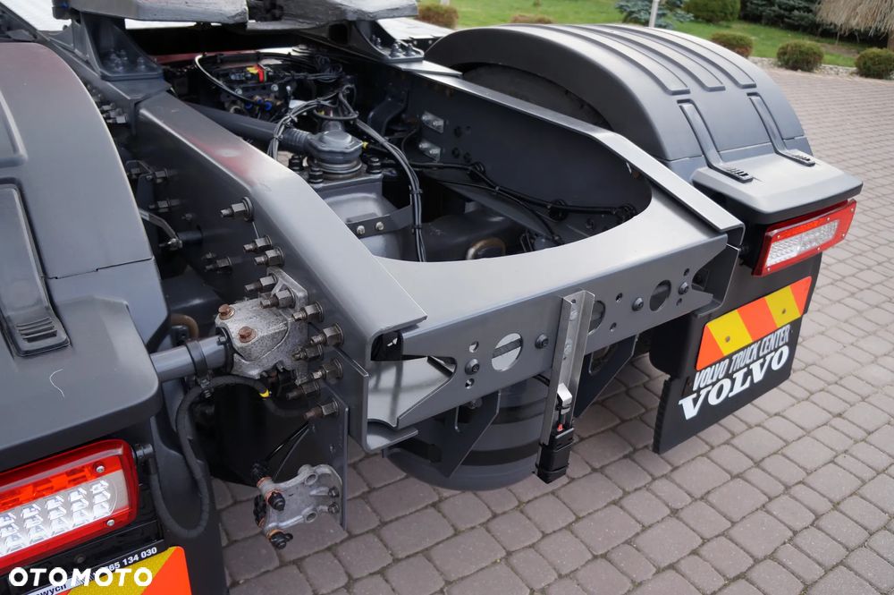 Volvo FH 4 EURO 6 GLOBETROTTER NISKI PRZEBIEG PEŁEN SERWIS - 11