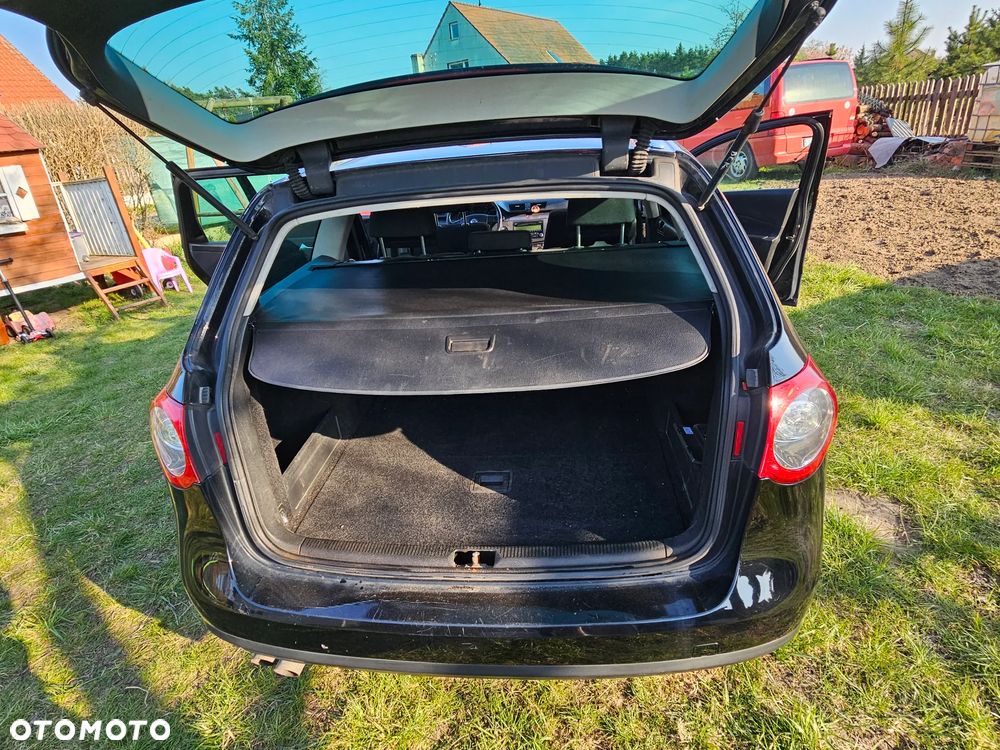 Volkswagen Passat 2.0 TDI DPF Comfortline - 29
