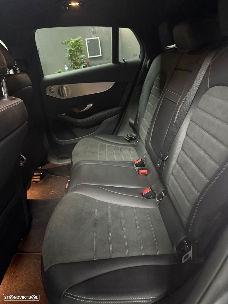 Mercedes-Benz GLC 300 de Coupe 4Matic 9G-TRONIC AMG Line - 25