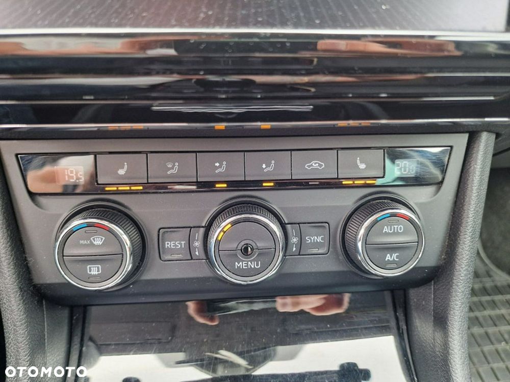 Skoda Superb 2.0 TDI Ambition - 27