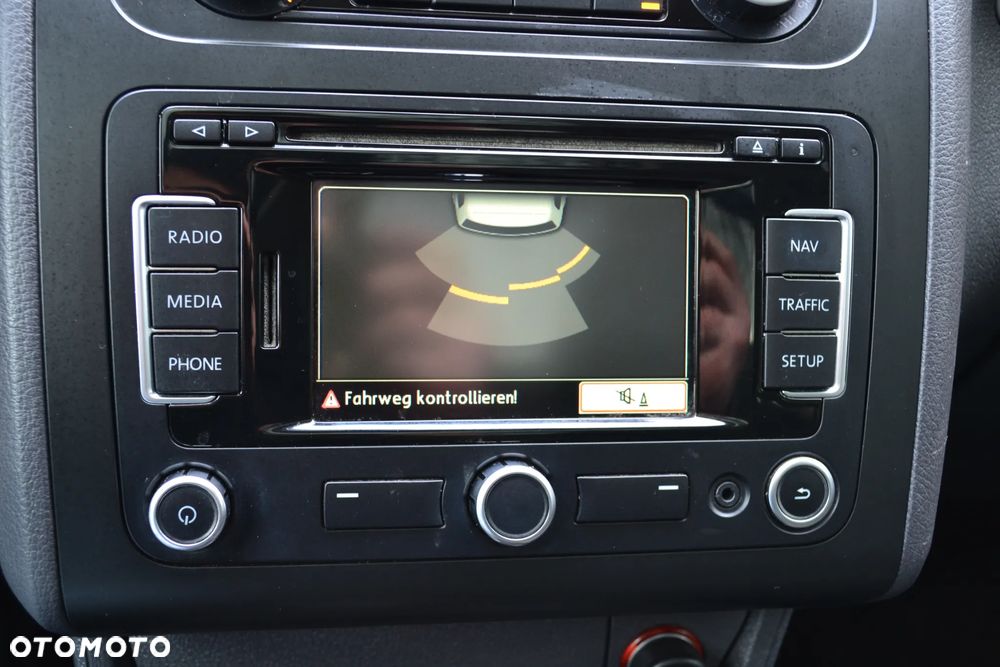 Volkswagen Touran 1.6 TDI DPF BlueMotion Technology MATCH - 24