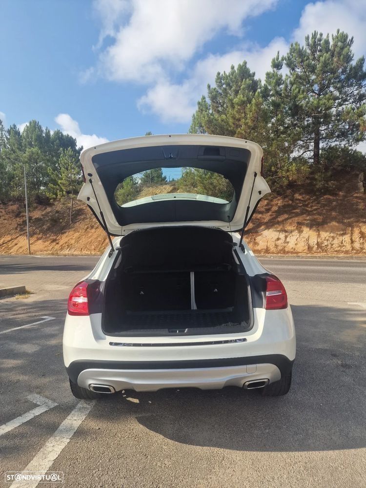 Mercedes-Benz GLA 220 d Urban - 9