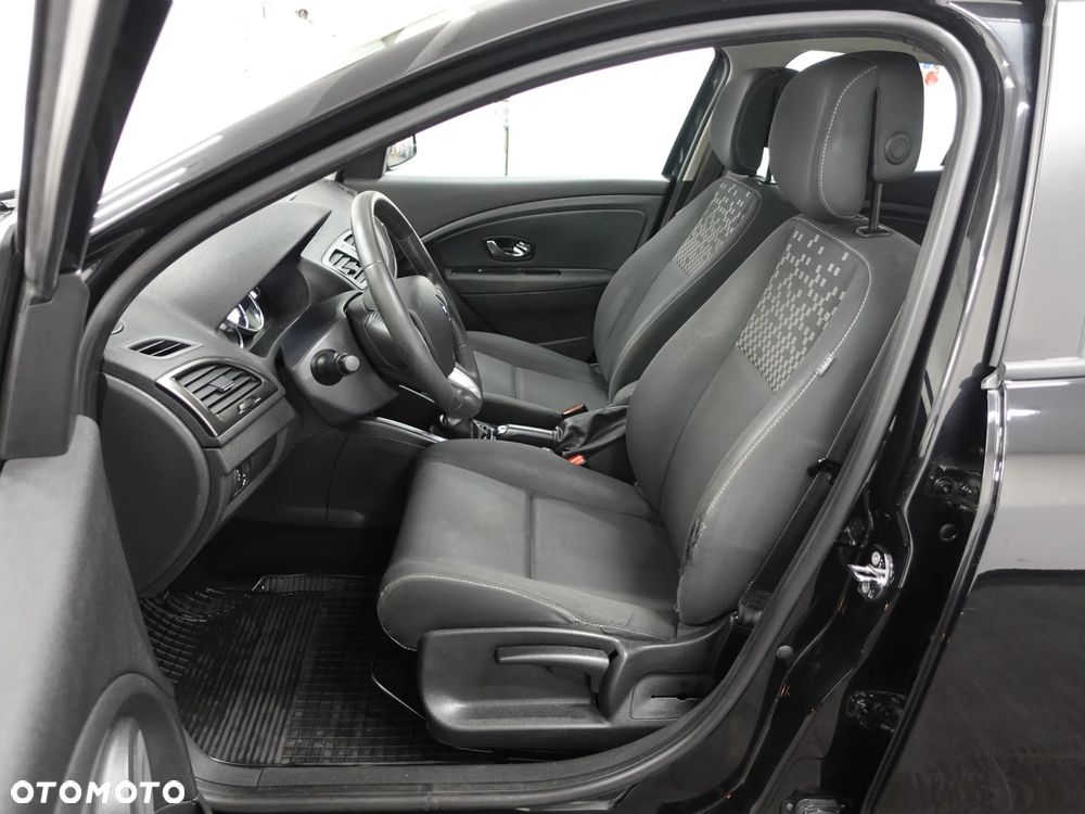 Renault Megane dCi 110 FAP LIMITED - 21