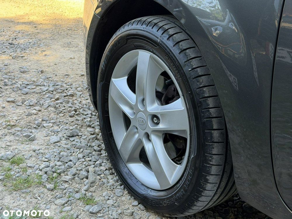 Kia Ceed - 13