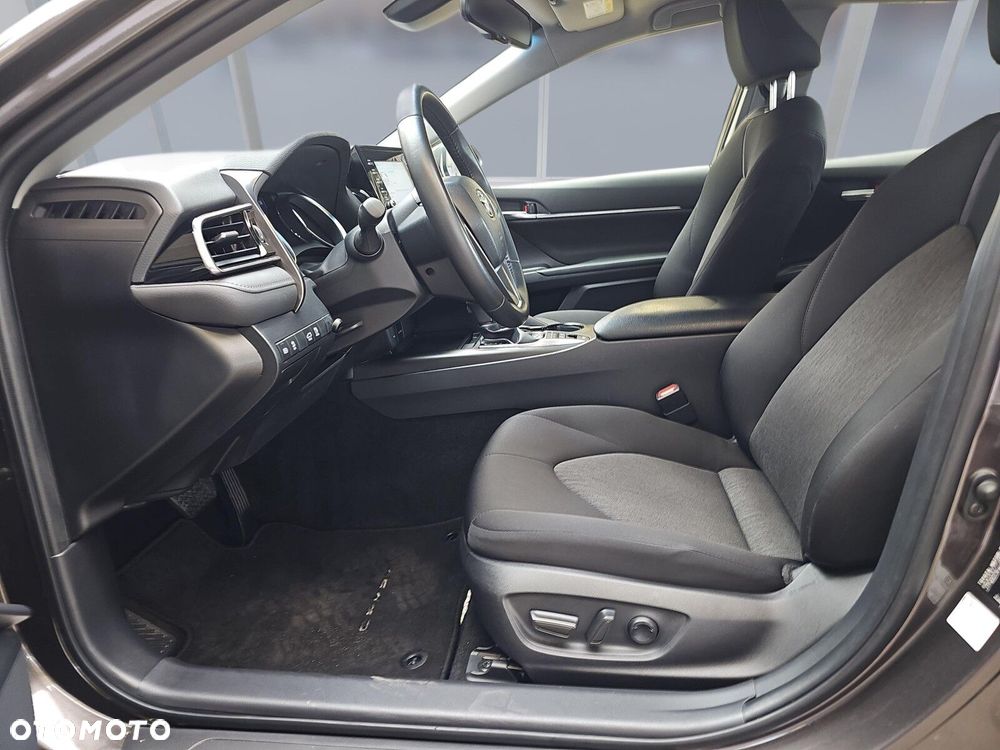 Toyota Camry 2.5 Hybrid Comfort CVT - 9