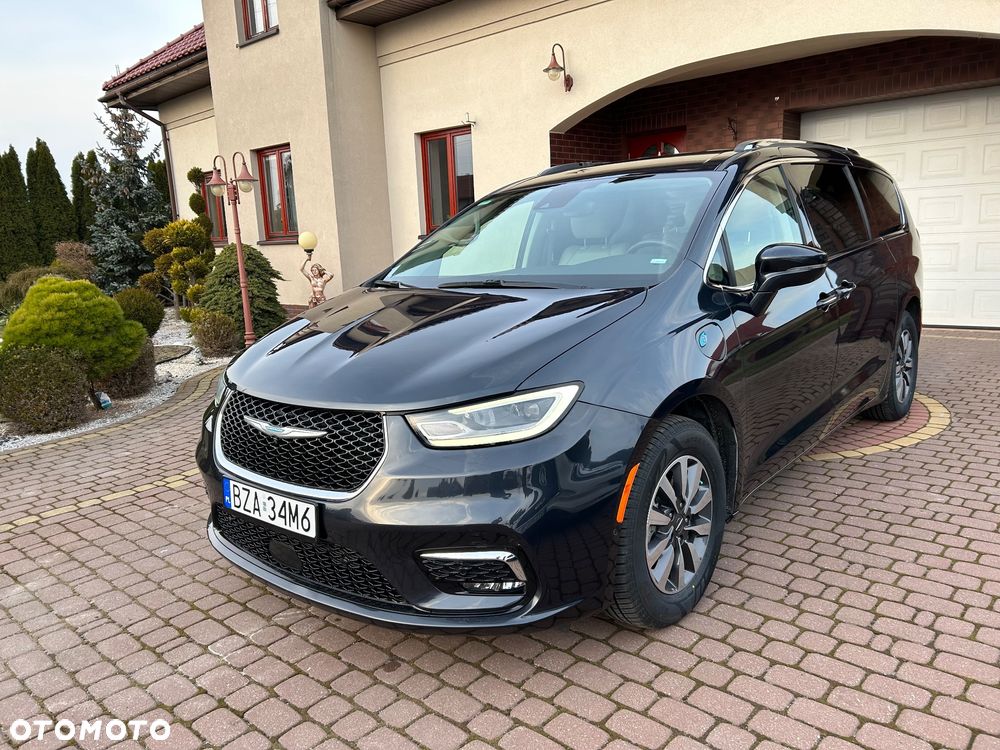 Chrysler Pacifica - 5