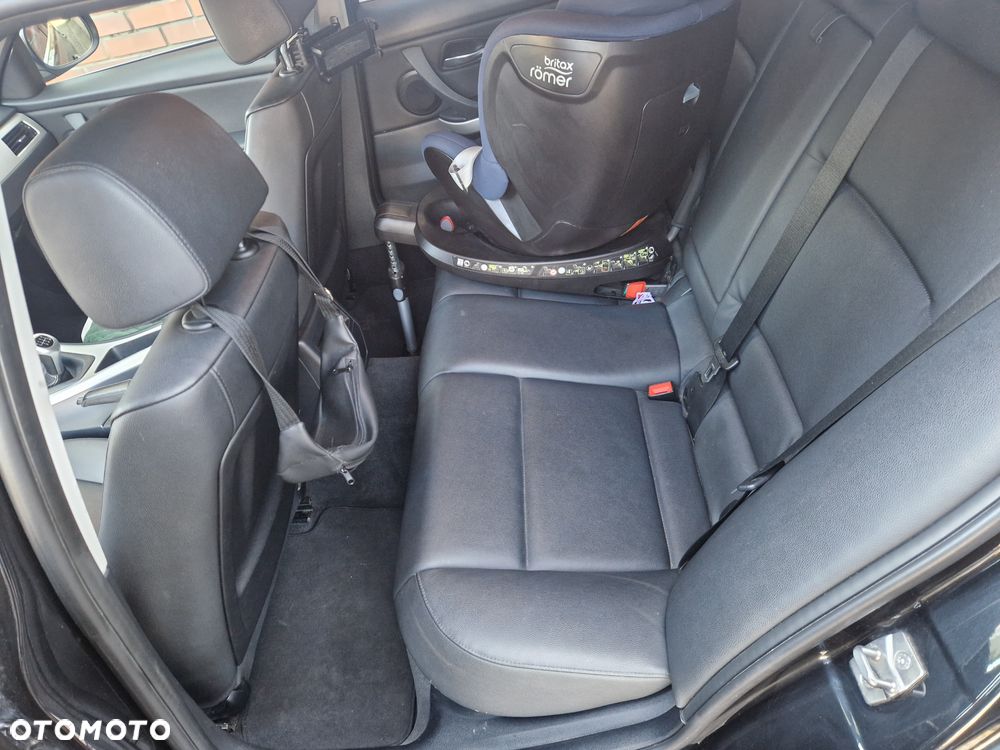 BMW Seria 3 318d - 10