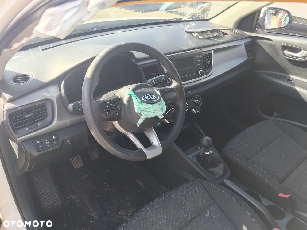 Kia Rio - 5