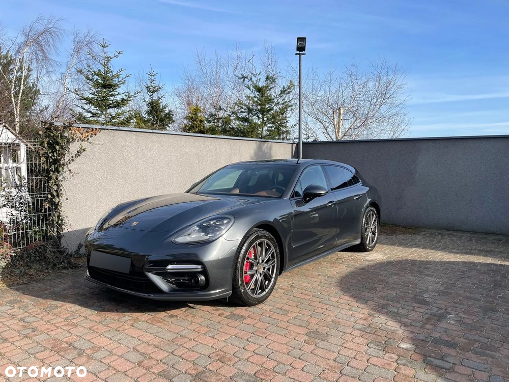 Porsche Panamera Turbo Sport Turismo - 7