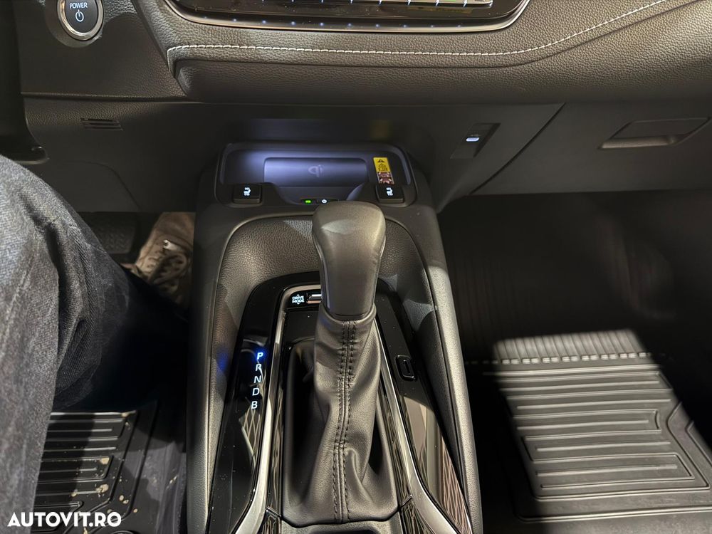 Toyota Corolla 1.8 HSD Dynamic - 11