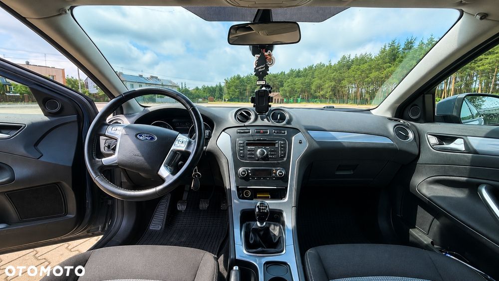 Ford Mondeo 2.0 TDCi Ghia - 11