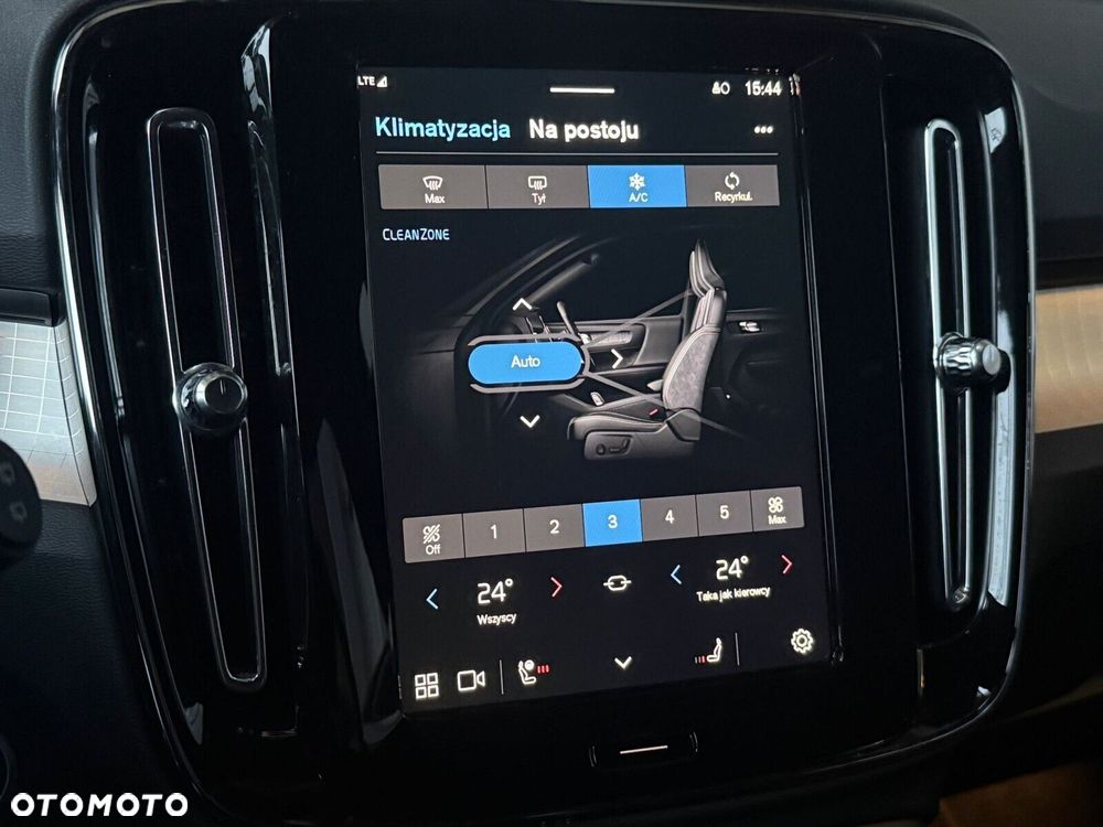 Volvo XC 40 B3 Plus Dark - 23