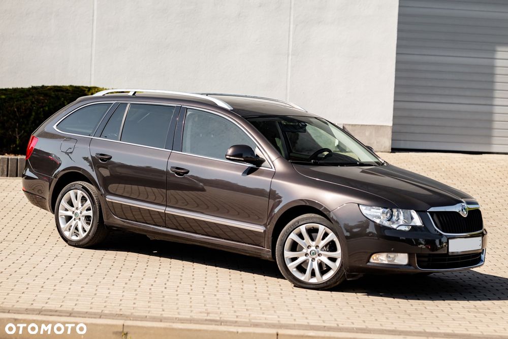 Skoda Superb 2.0 TDI Comfort DSG - 3
