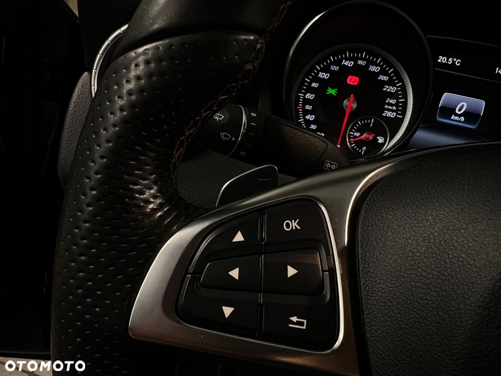 Mercedes-Benz CLA 200 7G-DCT AMG Line - 30