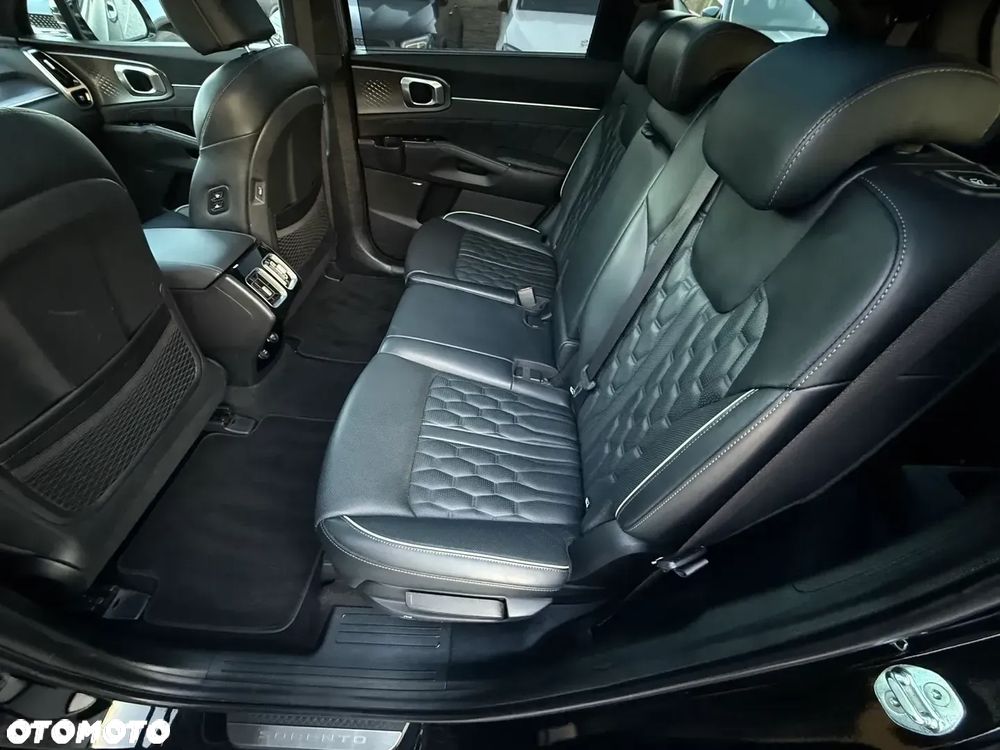 Kia Sorento 1.6T-GDI PHEV AWD OPF Platinum - 24