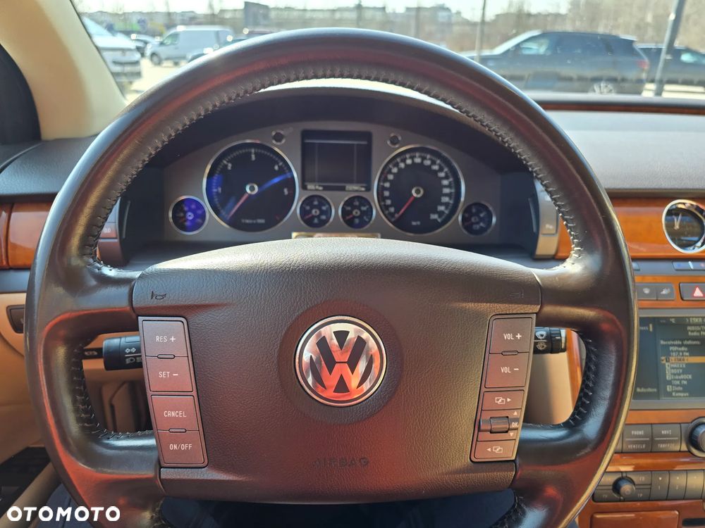 Volkswagen Phaeton - 15