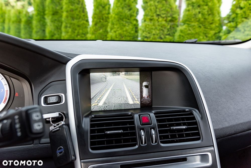 Volvo XC 60 T6 AWD R-Design - 38