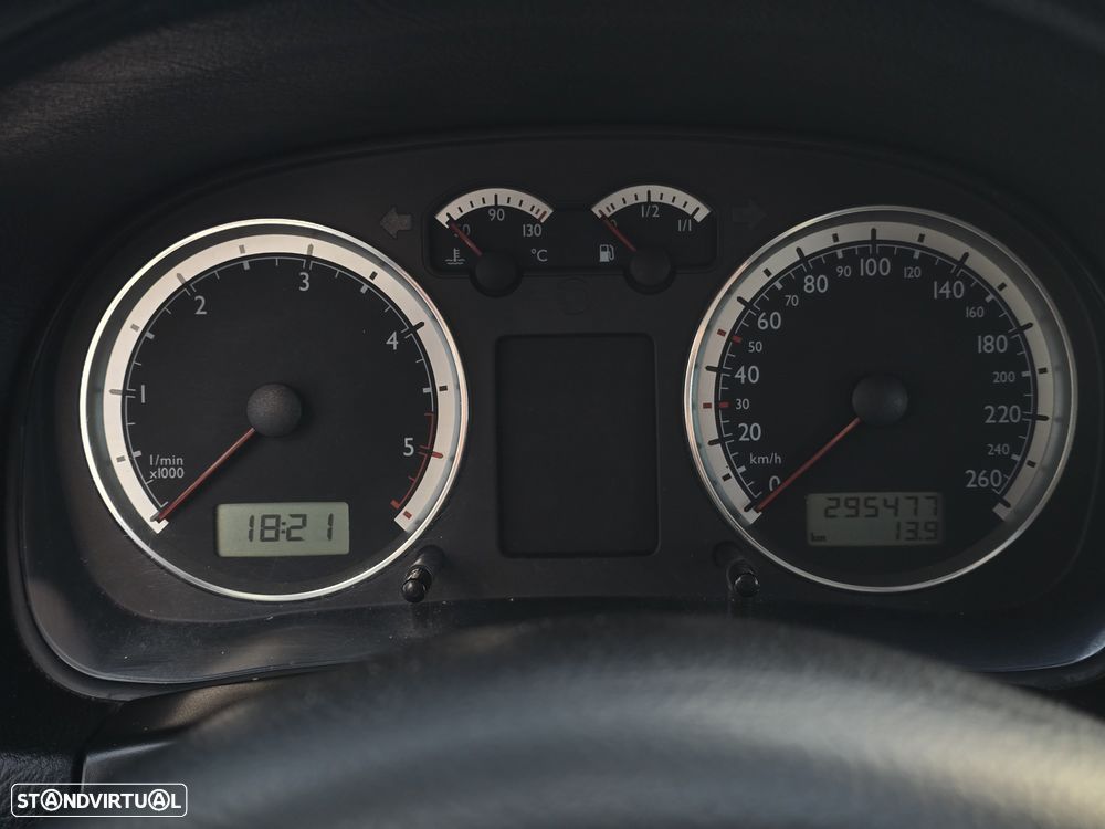 VW Golf 1.9 TDi Highline - 22