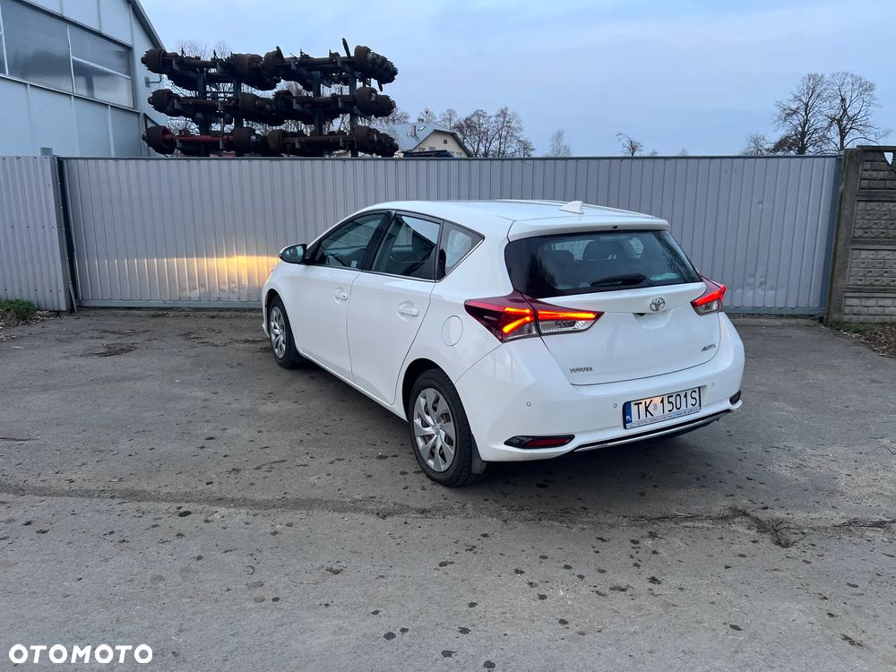 Toyota Auris 1.33 VVT-i Premium Comfort - 4