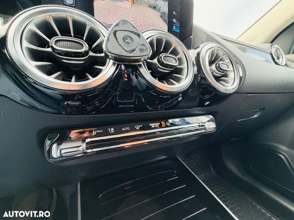 Mercedes-Benz EQA - 12