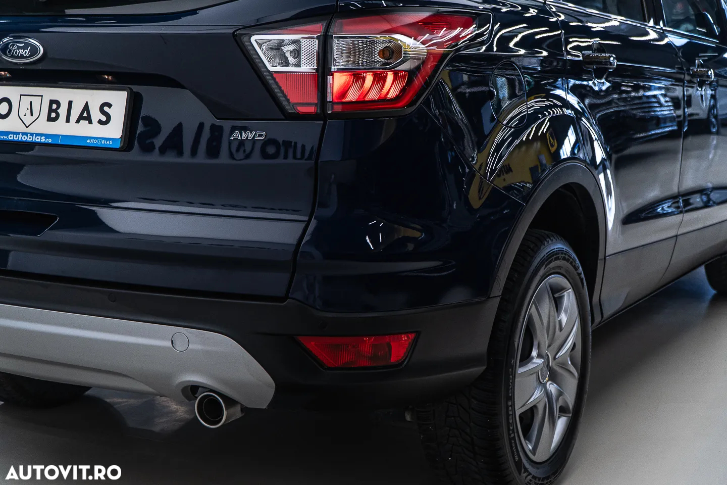 Ford Kuga 2.0 TDCi 4WD Powershift Titanium - 36
