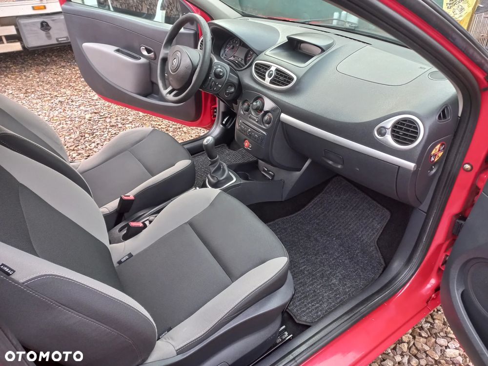 Renault Clio - 15