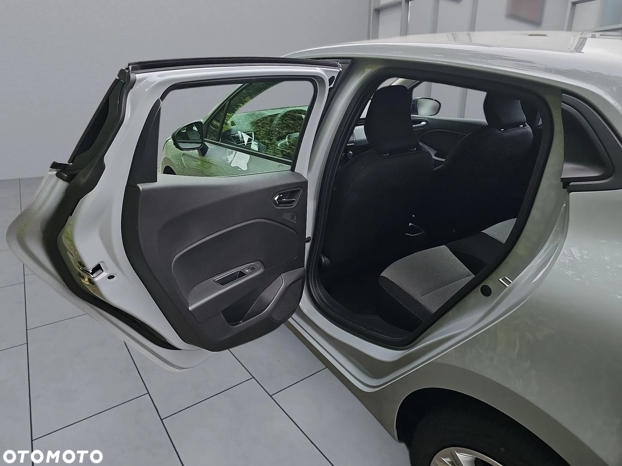 Renault Clio 1.0 TCe Evolution - 25