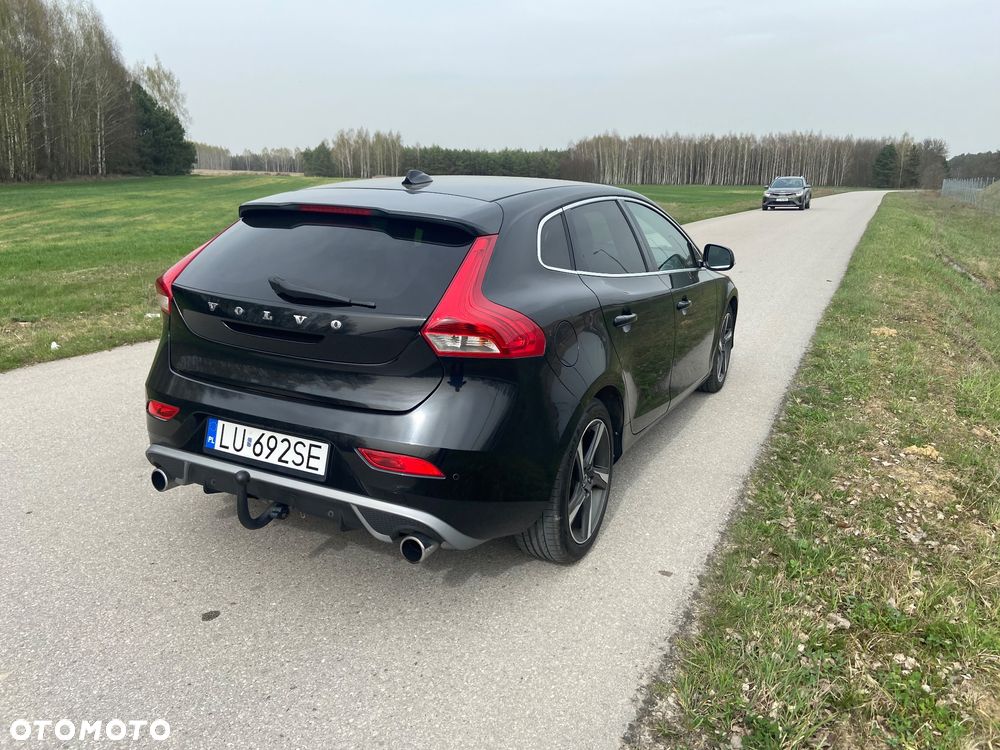 Volvo V40 D2 R Design - 4