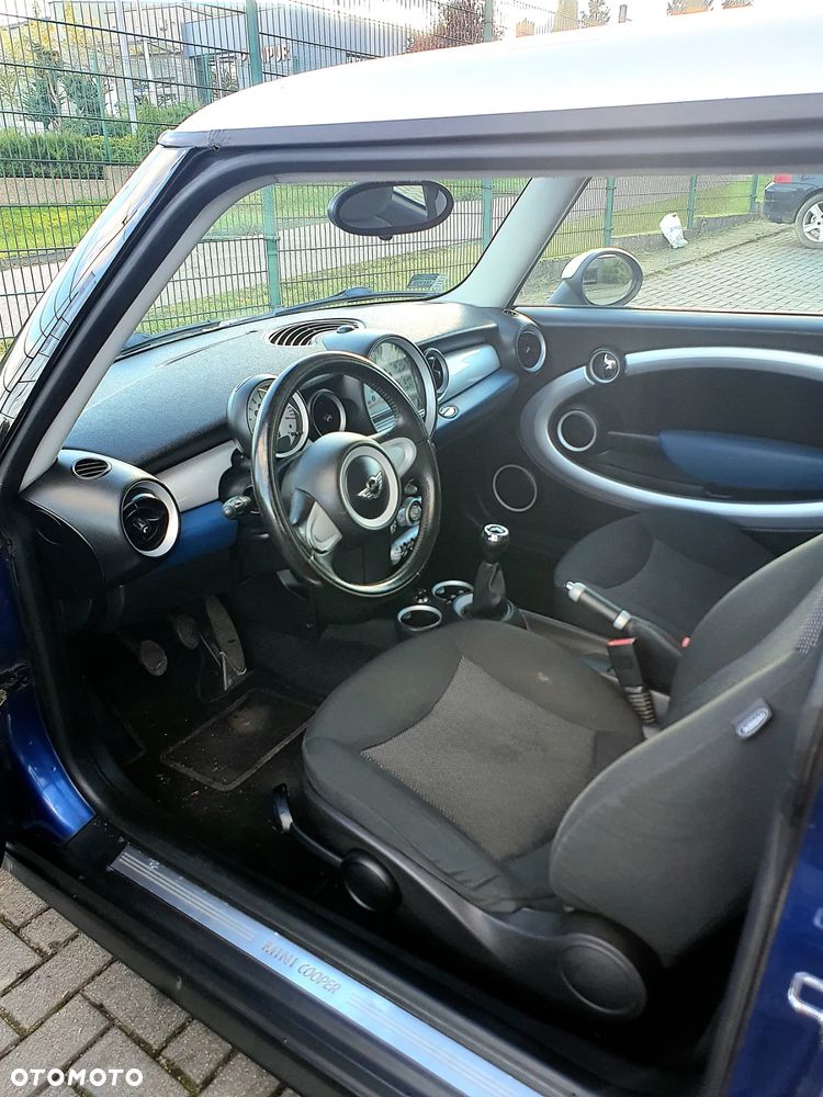 MINI Cooper Standard - 24