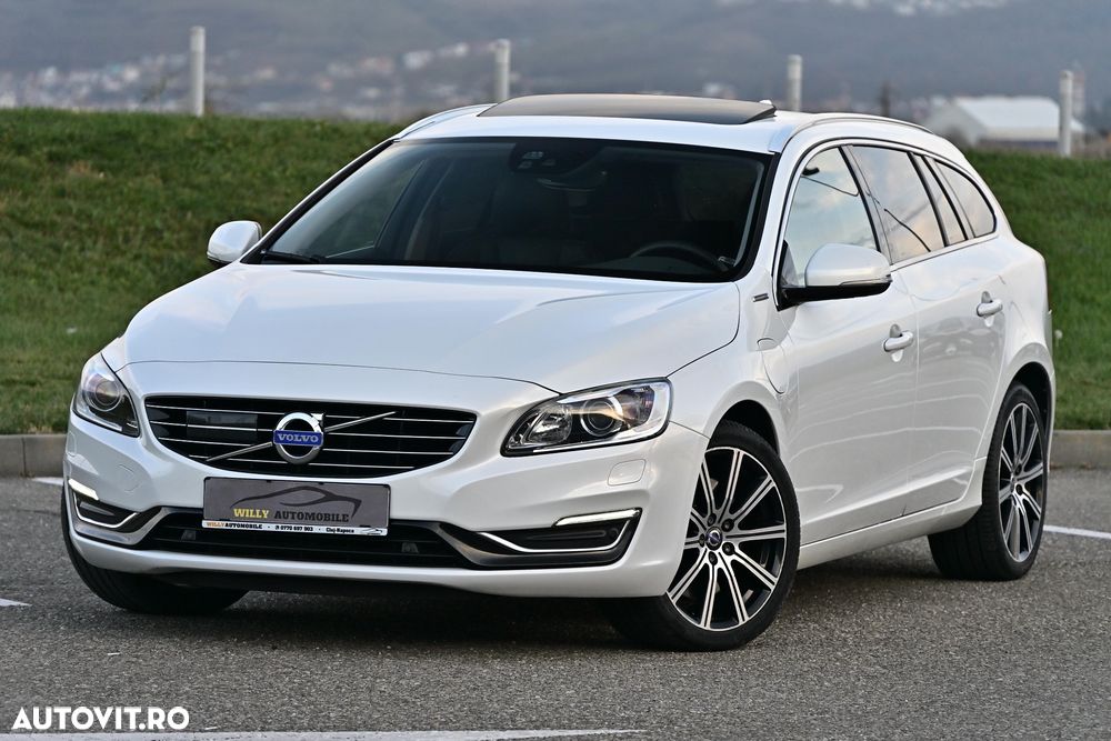 Volvo V60 D6 Plug-In-Hybrid AWD Geartronic Summum - 39