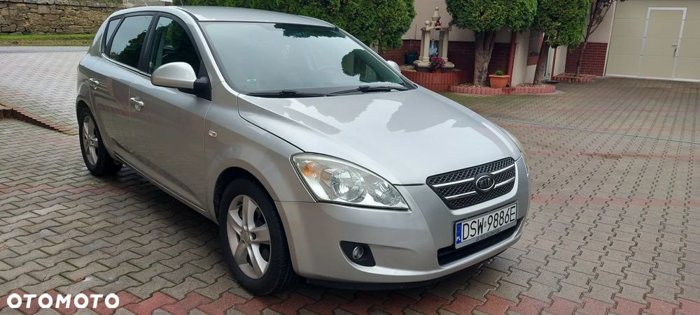 Kia Ceed - 9