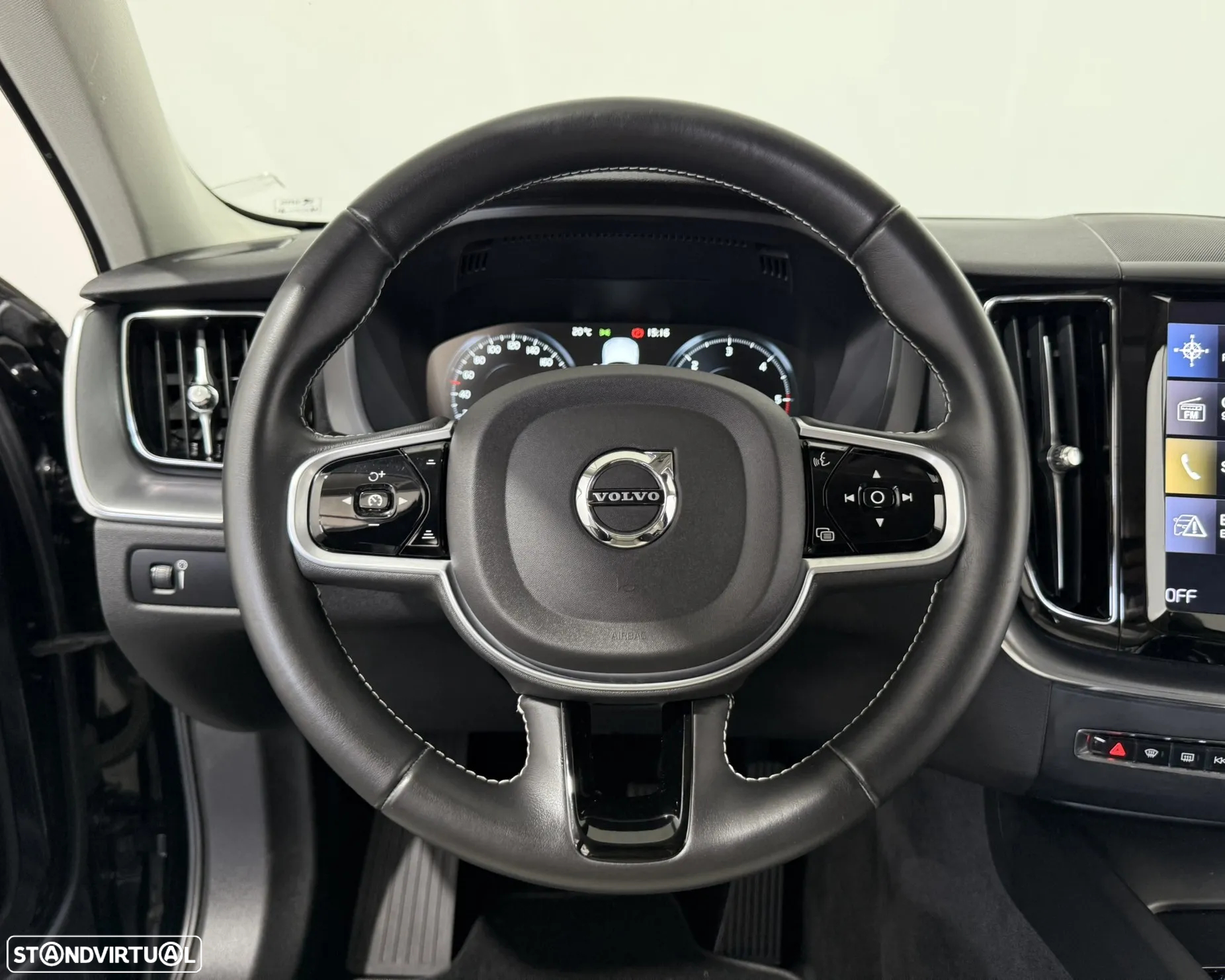 Volvo XC 60 2.0 D4 Momentum Plus - 25