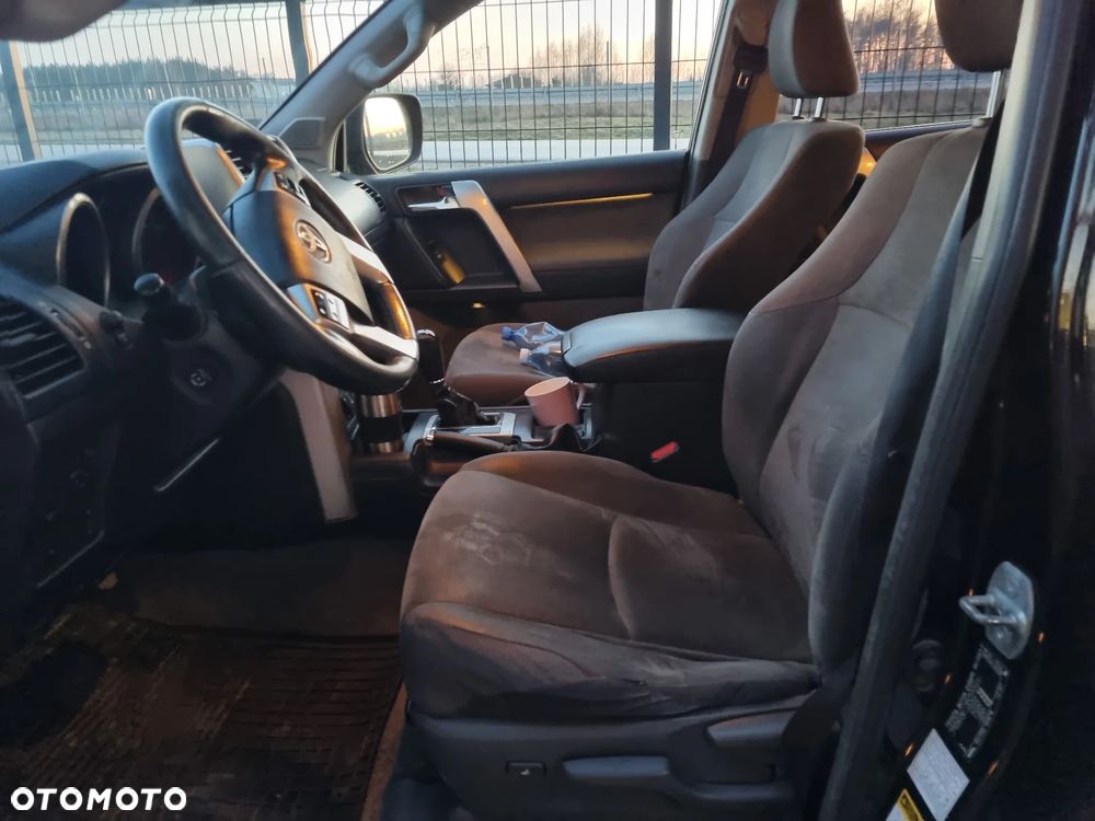 Toyota Land Cruiser LC 3.0 D-4D Prestige - 3