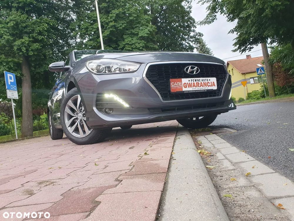Hyundai i30 blue Kombi 1.4 YES Silver - 3