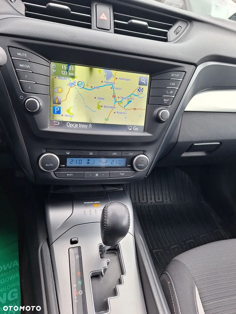 Toyota Avensis 1.8 Premium MS - 11