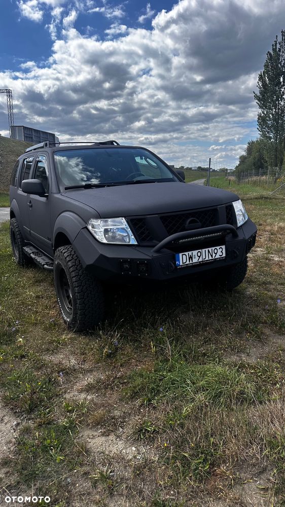 Nissan Pathfinder - 2