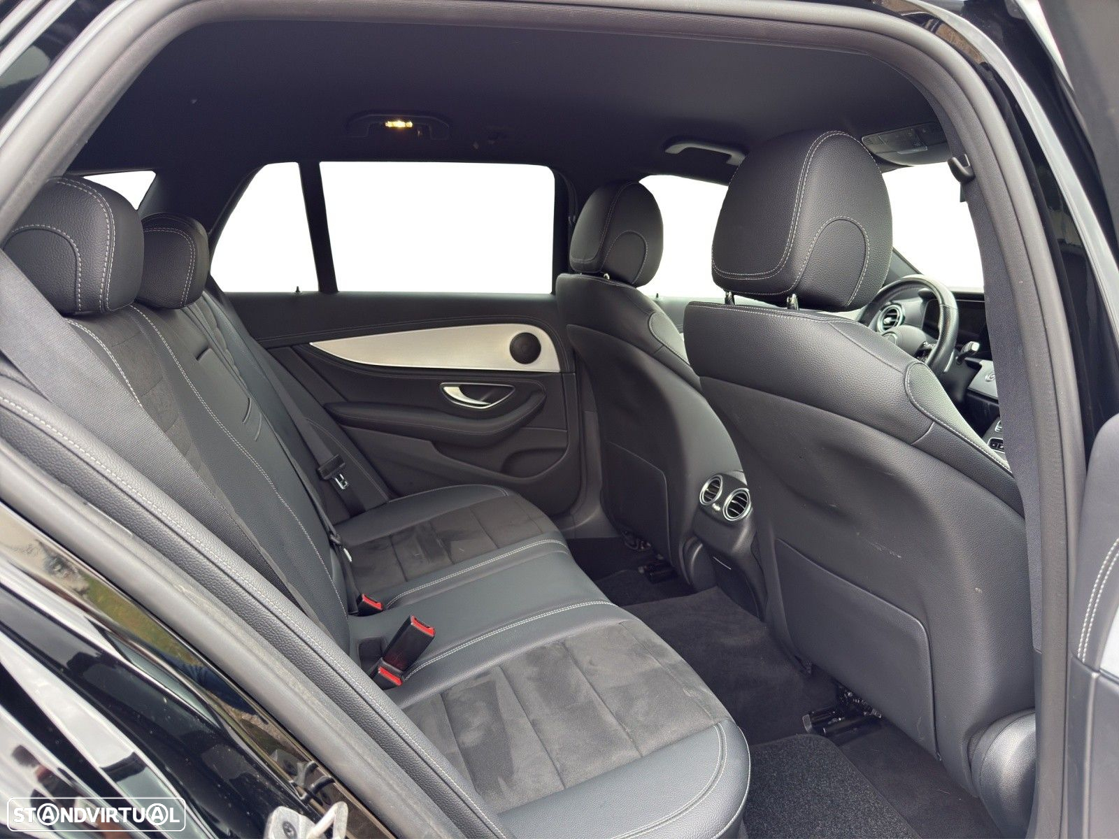 Mercedes-Benz E 300 de AMG Line - 16