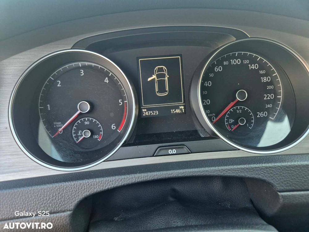 Volkswagen Golf - 6