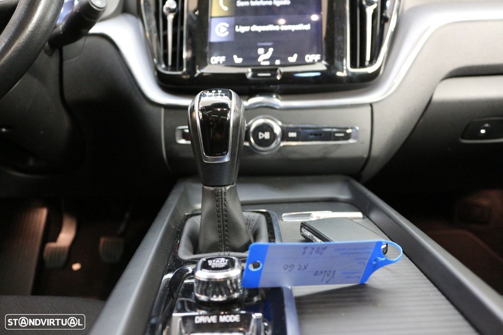 Volvo XC 40 2.0 D3 Momentum Plus - 44