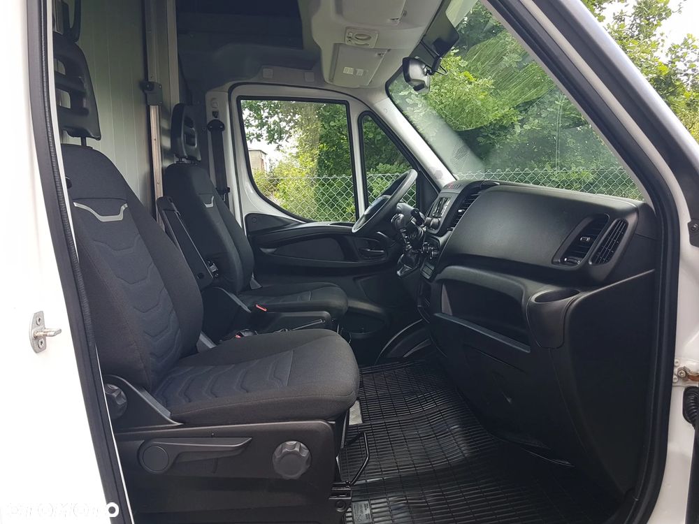 Iveco DAILY KONTENER NISKOPODŁOGOWY 4,44x2,23x2,43 SKLEP FOODTRUCK BAR KLIMA KONIOWÓZ KAMPER - 37