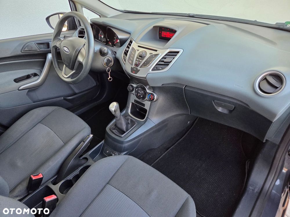 Ford Fiesta - 10