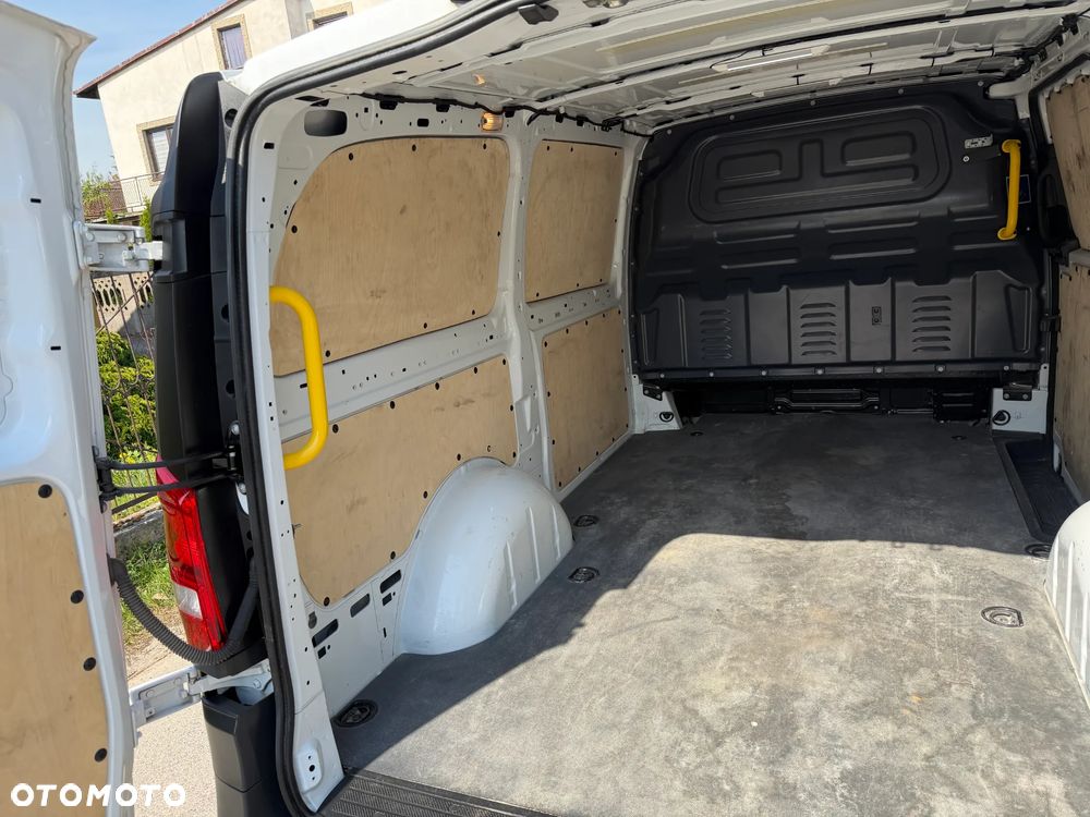 Mercedes-Benz Vito - 25