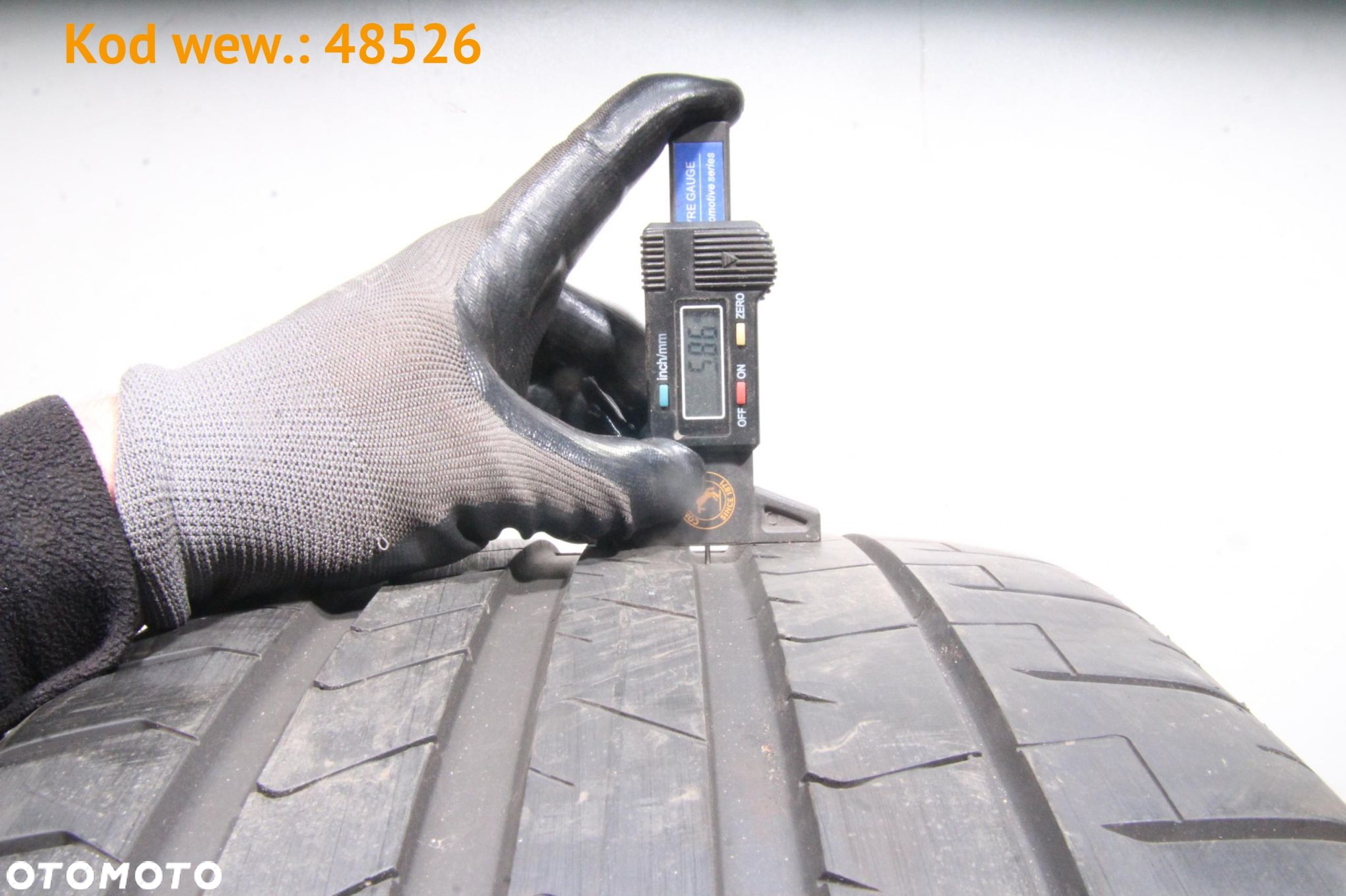 Pirelli P Zero - 275/35 R19 - 2