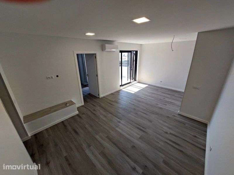 Apartamento T1+1 à Venda - Grande imagem: 2/12