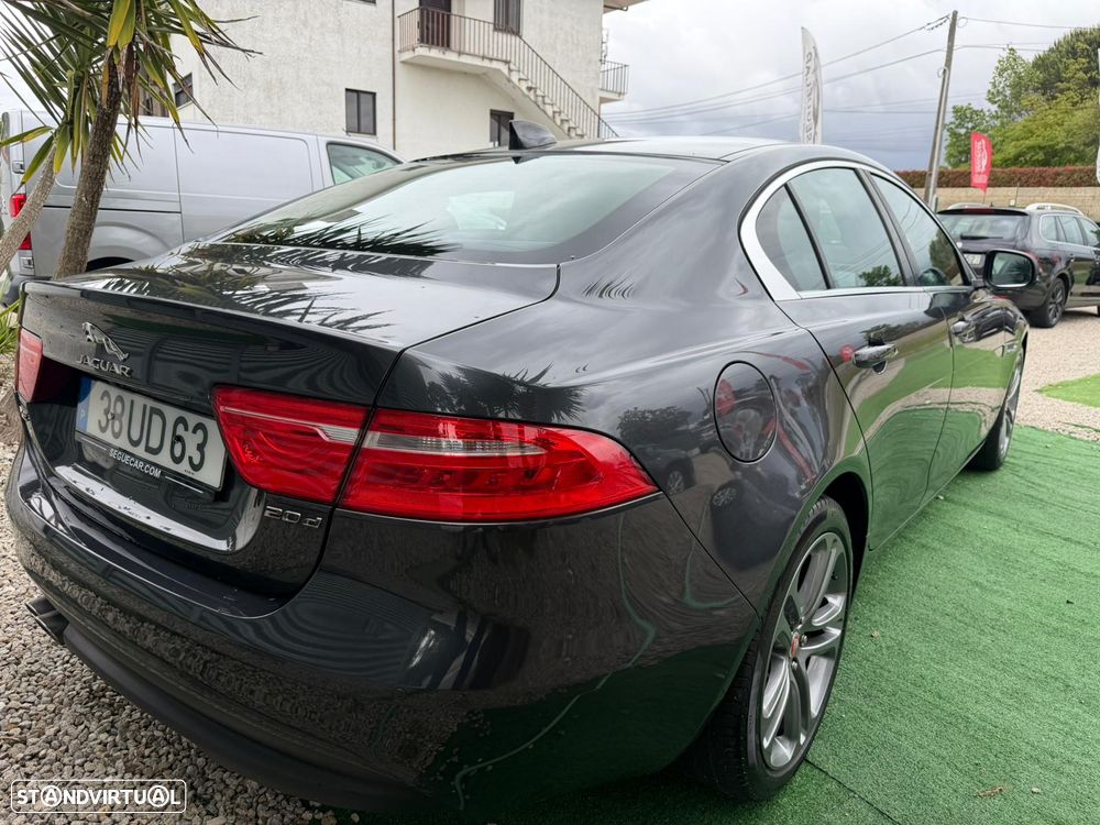 Jaguar XE 2.0 D Prestige - 5