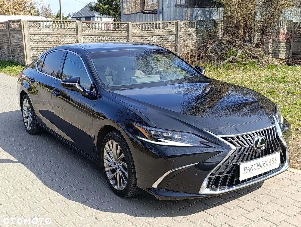Lexus ES 300h Omotenashi - 2