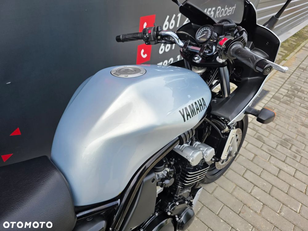 Yamaha FZS - 10
