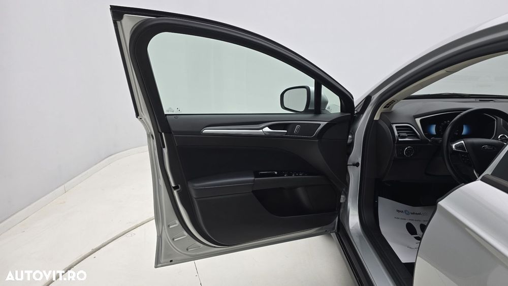 Ford Mondeo 2.0 HEV Trend - 10