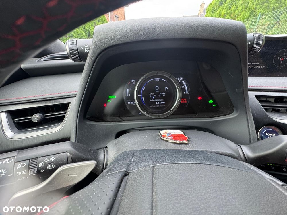 Lexus UX - 8
