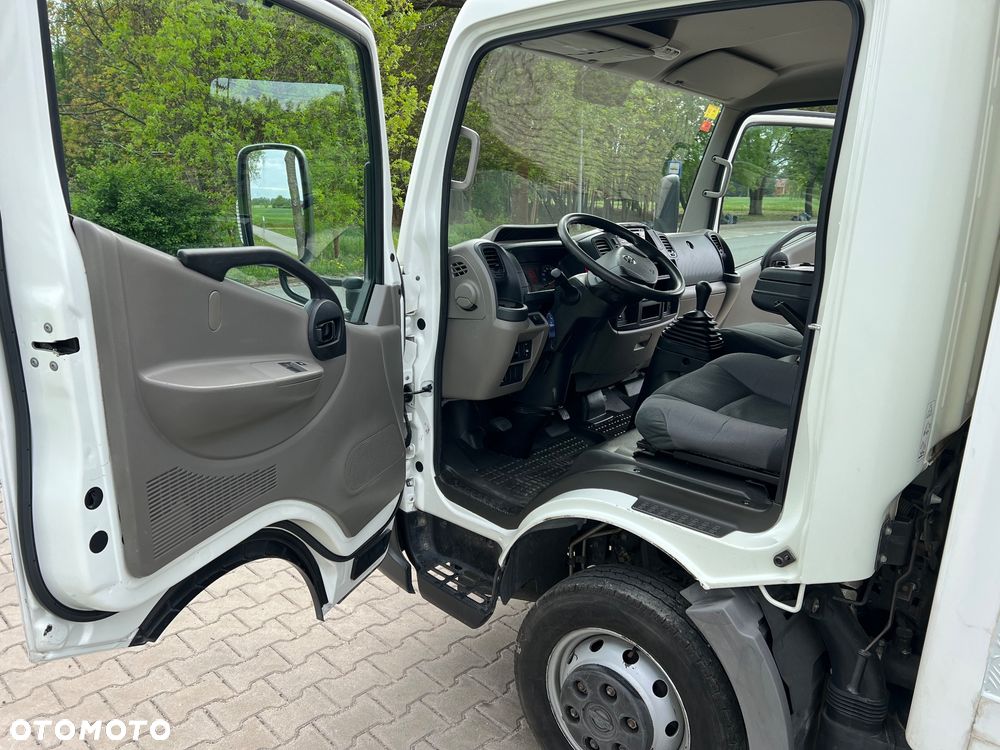 Nissan NT 400 CABSTAR - 13
